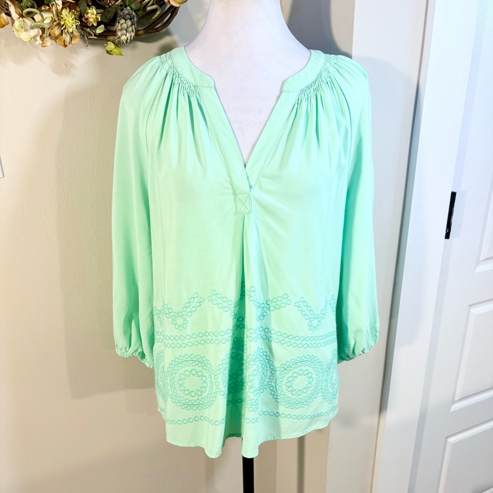 CROWN & IVY Mint Garden Party Embroidered Peasant Blouse Women’s Sz Medium💚